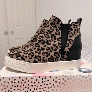 Steve Madden Ditta Wedge Leopard High Top Sneakers size 7.5